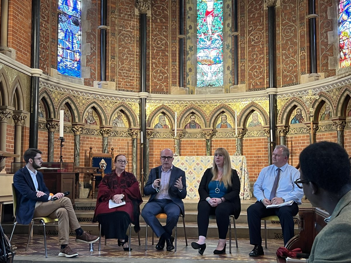 "It's our behaviour as leaders that creates the toxicity around inspection. We need to be less obsessed with Ofsted." <a href="/JonColes01/">Jon Coles</a> #EducationFest
