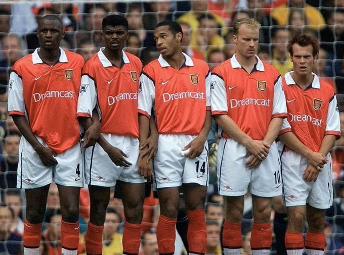 loverfoot_ball's tweet photo. Throw back.......What a wall and what do you think of this wall and what do you remember ?
#arsenal #COYG  #football  #Legend  #Hardwork  #thankgod #footballfans https://t.co/GG0lGNLG1E