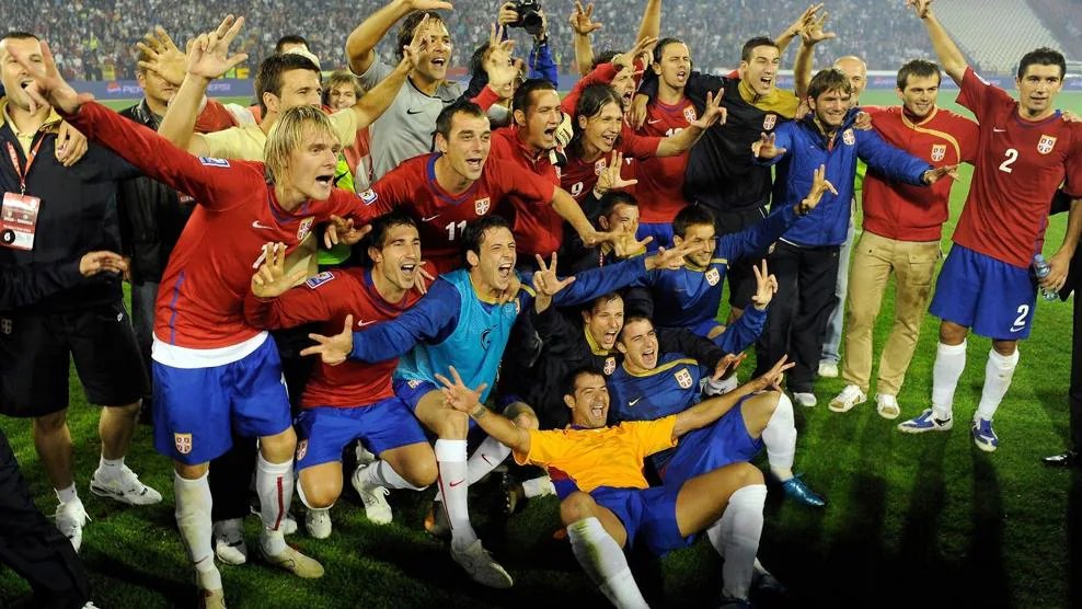 Sitenizde hala çetnik selamı yapan Sırpların fotoğrafı var. Bosnalı insanların yaşadıkları soykırıma karşı ufacık bir hassasiyetiniz dahi yok. Allah belanızı versin <a href="/UEFA/">UEFA</a> @EURO2024