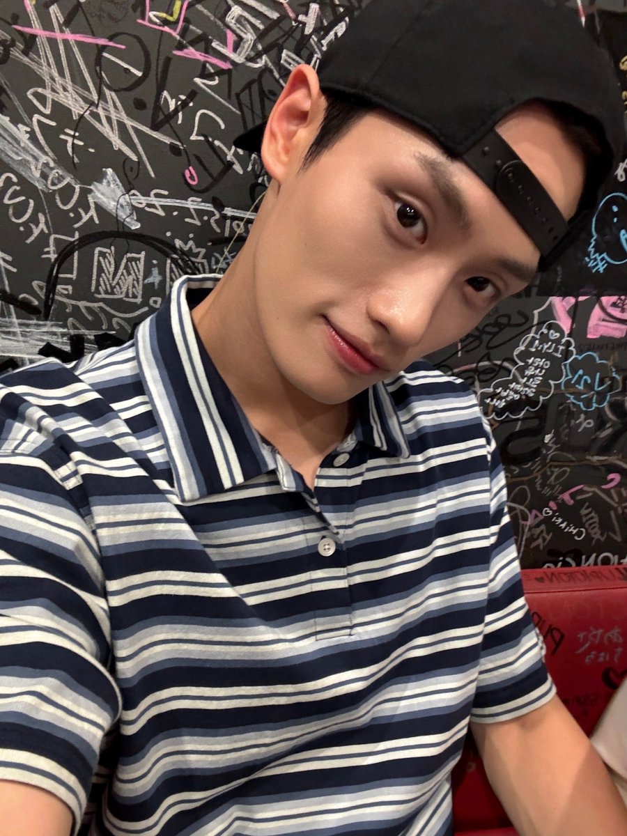 TIOT_NOW's tweet photo. [#준현]
하나 둘 셋 그무그무 화이팅!!!!  
아 심장이 막 도키도키.....🌀🌀

#금준현 #KUMJUNHYEON
#TIOT #티아이오티 https://t.co/JVD539aM95
