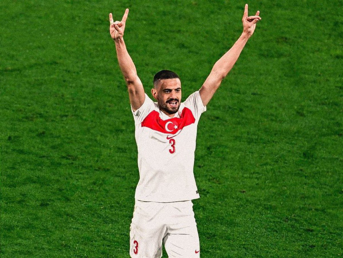 tiyansan's tweet photo. Ertelemeli 1 maç men / 2 maç men
Adaletiniz batsın #BeFairUEFA https://t.co/HohJ4zIbui