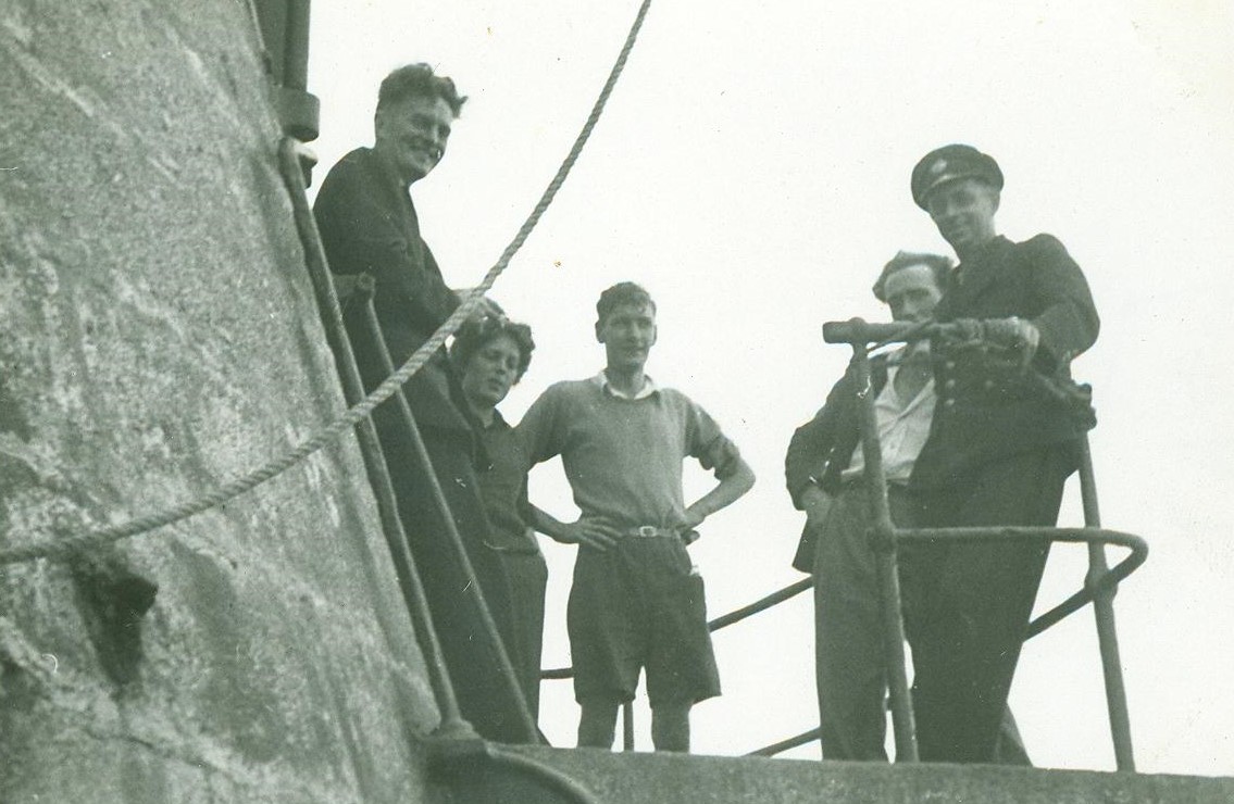 nmdmuseums's tweet photo. As the iconic local landmark Haulbowline Lighthouse turns 200, here's an article by Dympna Tumility from Newry and Mourne Museum on the history of the lighthouse #newryandmourne #VisitMourne https://t.co/nEs6bsKtEd https://t.co/lDt2PPJ6rx