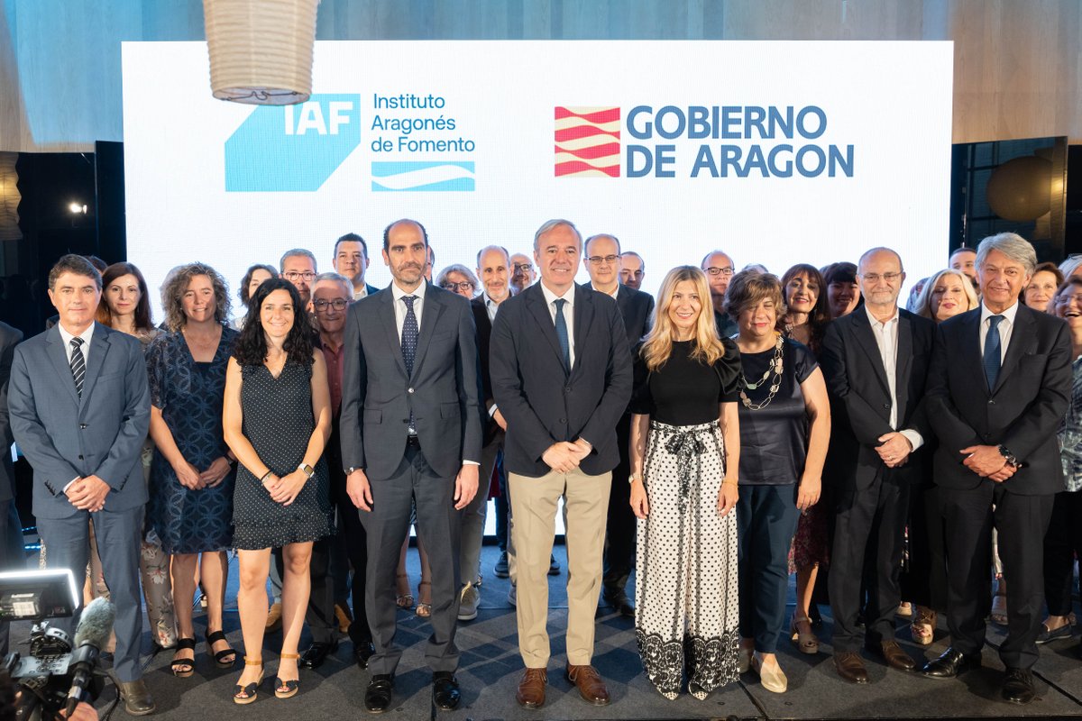🗣️ <a href="/Jorge_Azcon/">Jorge Azcón</a> es "imprescindible en el contexto actual contar con un <a href="/IAF_Aragon/">IAF</a> fuerte y adaptado a los nuevos tiempos"

✅ Nueva estrategia consensuada con agentes y empresas

5️⃣ Ejes: innovación, crecimiento, emprendimiento, territorio y conectividad

tinyurl.com/3kbhxfmk