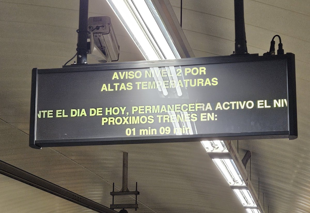 Aviso nivel 2 por altas temperaturas, pero la L1 pasando casa 8 minutos y vamos como sardinas en lata y sin aire acondicionado. Gracias por nada. 😑 <a href="/metro_madrid/">Metro de Madrid</a>