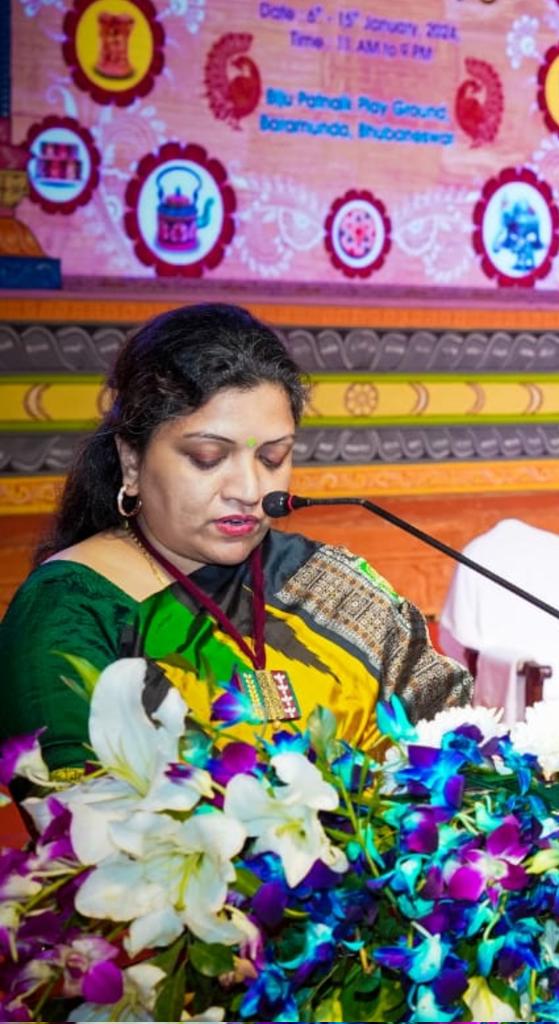 GuhaIas's tweet image. Hues and Colours add cheer to the work environment 😍💕
#Happiness #WorkSmart #Looksmart