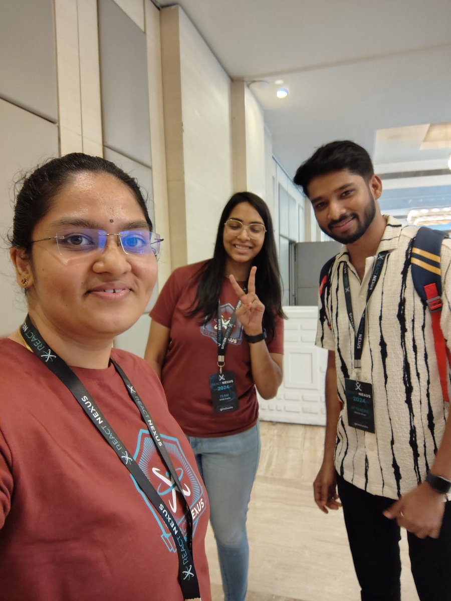 supminn's tweet image. Selfie time with friends @ReactNexus 😎😁 

#ReactNexus2024