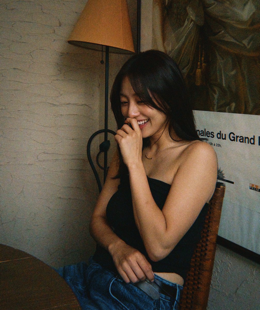 jihyoschae's tweet photo. not exaggerating when i say this is the prettiest anyone has ever looked ever https://t.co/RLRx5m5dar