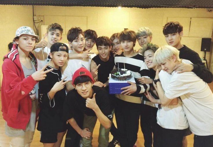 WorldwideCarats's tweet photo. "13 boys who left their homes to pursue their dreams faced hardships together, giving out flyers to people to watch their performances and training for years. Their hard work and talent led them to where they are now: capturing everyone's heart and selling millions of copies.

Millions of views in a sec, sold-out concerts, becoming firsts in everything, continuing to chart, breaking records, creating histories, having their own shows, and many more. Seventeen who didn't give up until they reached their dream.

SEVENTEEN became role models for their juniors, and they never forgot to look back at where they came from."

#세븐틴 #SEVENTEEN #セブチ @pledis_17