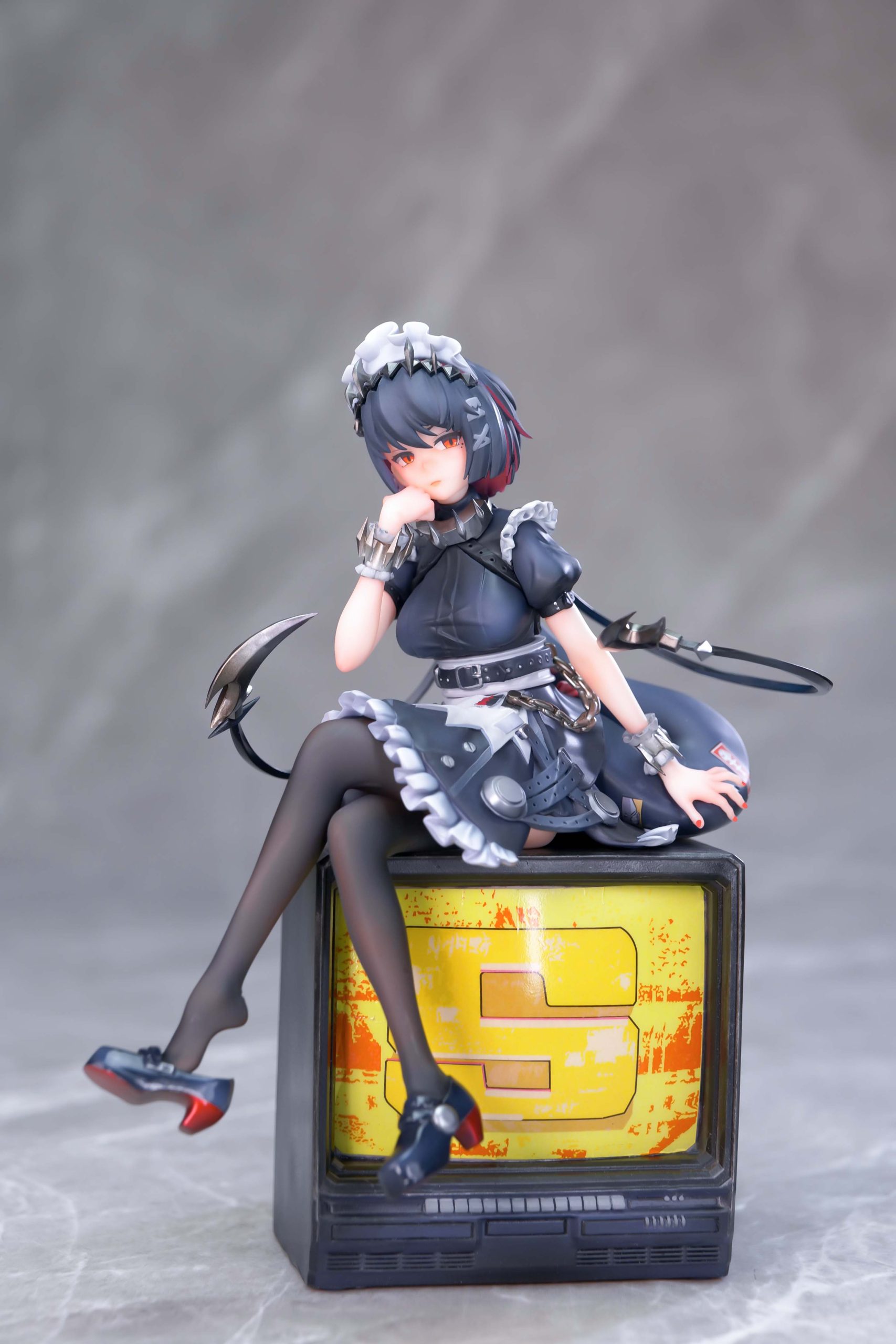 Amazon.co.jp: ニコ・デマラ フィギュア 1/6スケール 塗装済み