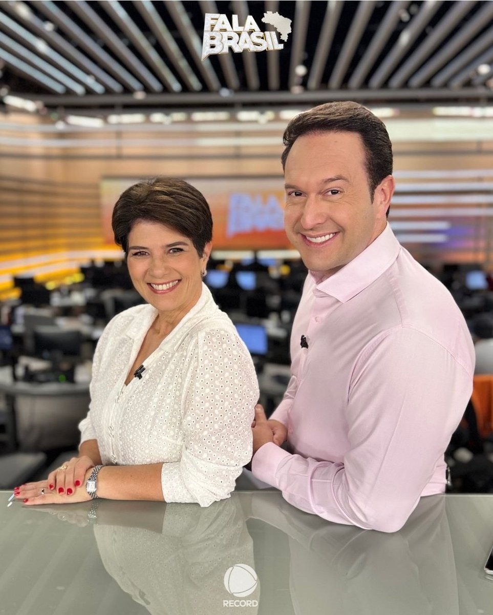 A dupla de milhões ❤️ Edu Ribeiro e Mariana Godoy esperam você no Fala Brasil 🇧🇷 É a partir das 9h30 (NY).

#FalaBrasil #EduRibeiro #MarianaGodoy