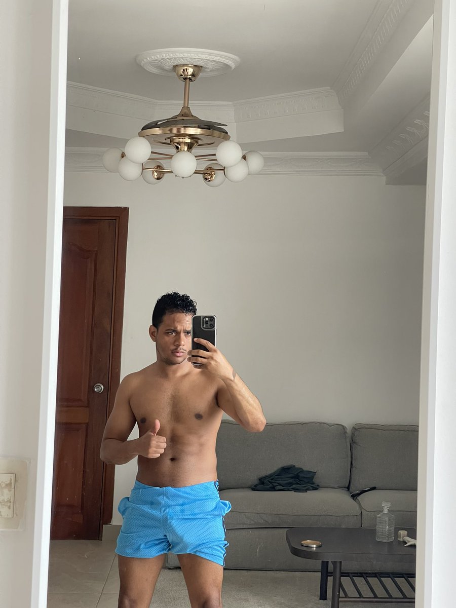 Haciendo ejercicios en casa y el gym, es la mejor combinación. 🤌🏾