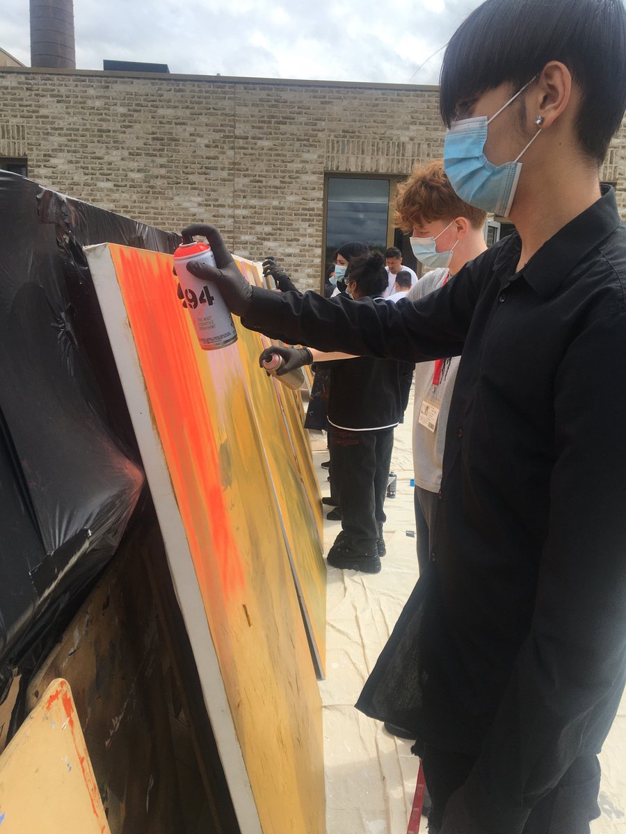 artcurriculum's tweet photo. @chelseaacademy Work experience creative industries urban art live! https://t.co/3Qpsn5fscm