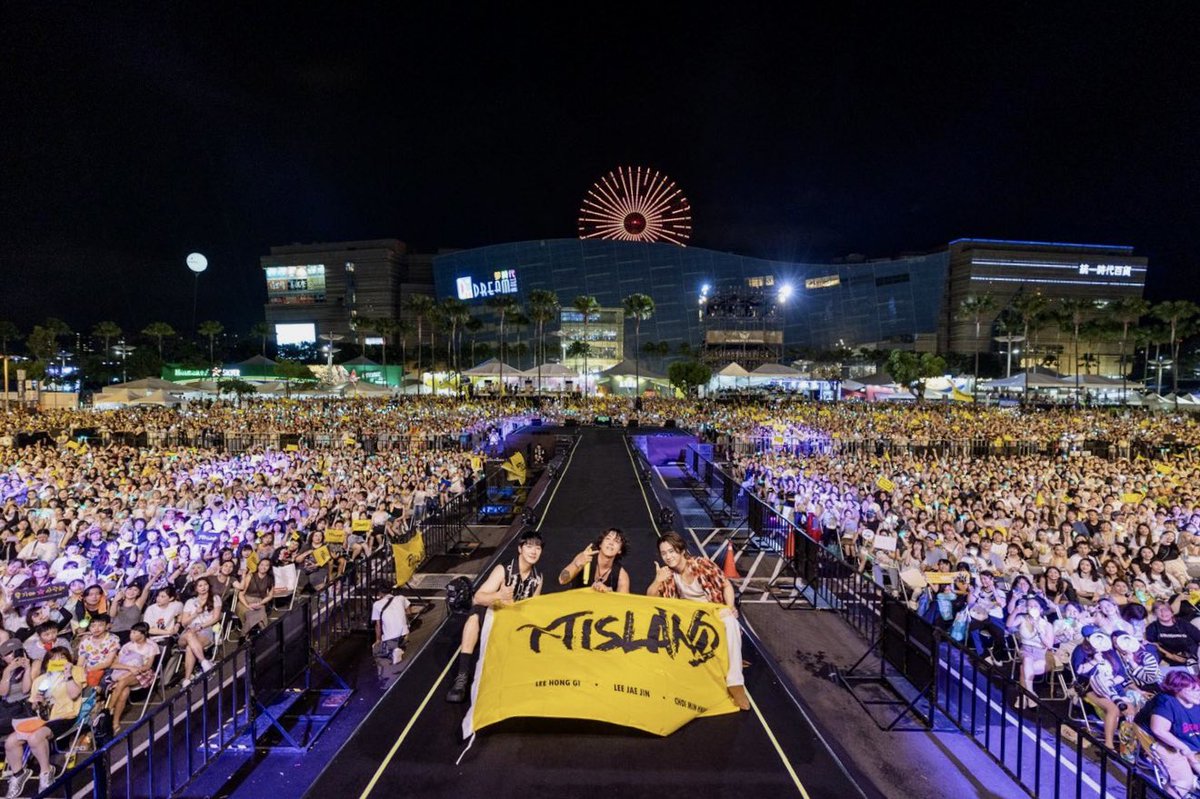 [📸] 240705

2024 7-ELEVEN BEER ROCK FESTIVAL

#FTISLAND #FT아일랜드 #beerrockfest #高雄啤酒音樂節