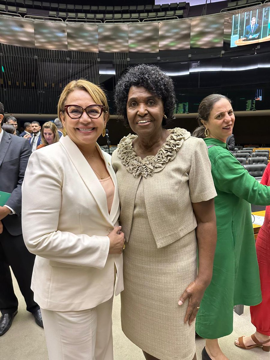 Senadora Jussara Lima (@jussaralimapi) on Twitter photo Em meio ao ataque racista sofrido à deputada federal <a href="/dasilvabenedita/">Benedita da Silva</a>, quero deixar minha solidariedade e apoio a essa grande e admirável mulher que é Benedita da Silva. Ela é fonte de inspiração e superação para que outras trilhem o mesmo caminho e conquistem seus espaços. Em meio ao ataque racista sofrido à deputada federal <a href="/dasilvabenedita/">Benedita da Silva</a>, quero deixar minha solidariedade e apoio a essa grande e admirável mulher que é Benedita da Silva. Ela é fonte de inspiração e superação para que outras trilhem o mesmo caminho e conquistem seus espaços.