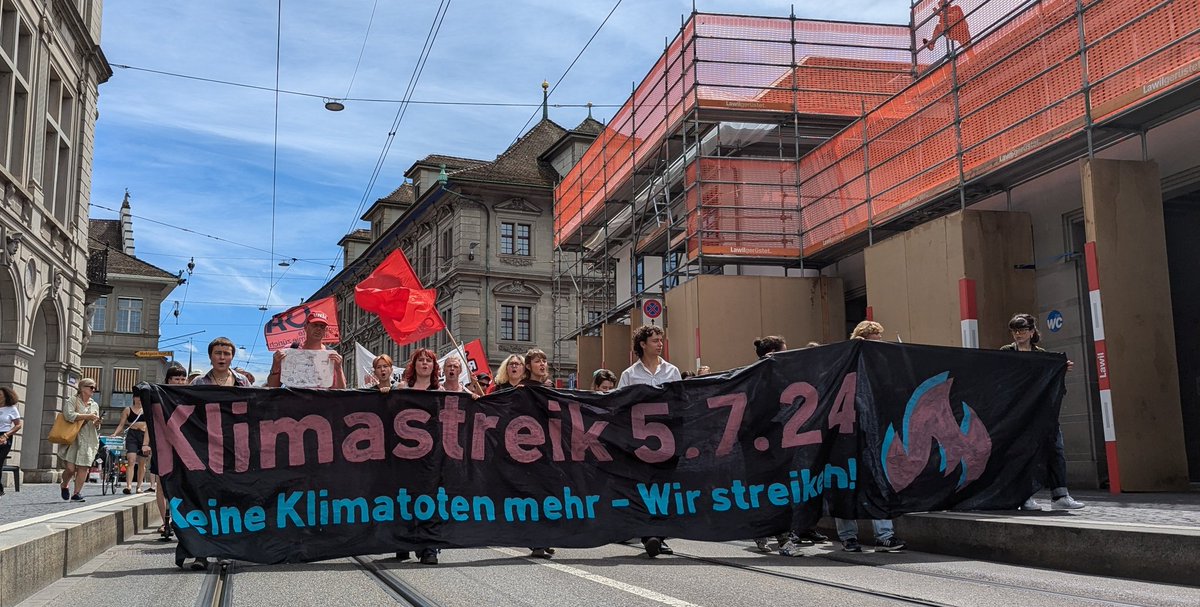 Keine Klimatoten mehr! Wallis, Misox, Tessin: Die Klimakrise ist in der Schweiz angekommen. 

Wer nicht bereit ist unsere Hebel für #Klimaschutz hier und weltweit zu ergreifen, macht sich mitschuldig!