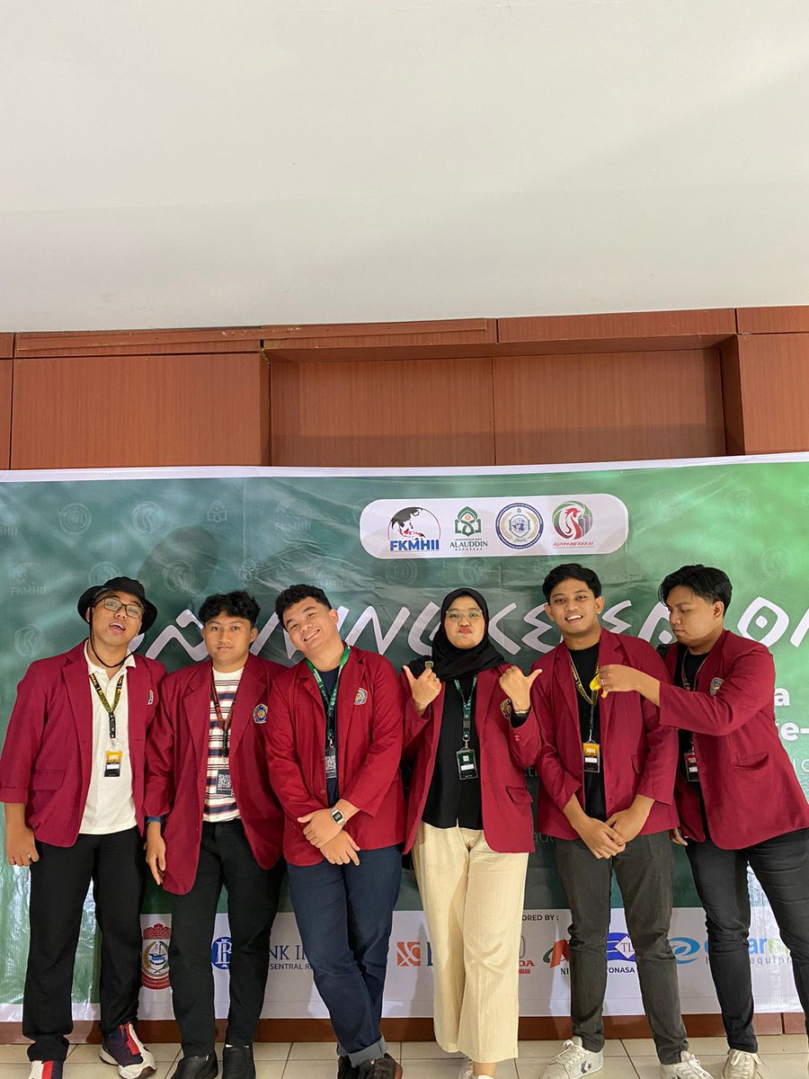 himahiumm's tweet photo. [ PSNMHII XXXVI ]

Pertemuan Sela Nasional Mahasiswa Hubungan Internasional Se-Indonesia,Merupakan Wadah Interaksi Bagi Mahasiswa HI Se-Indonesia  Merangkaian Acara Perlombaan Akademik mauapun Non-Akademik.Delegasi dari HI UMM CiSR Memenangkan juara 3 pada PSNMHII ke-36 kali ini. https://t.co/ORoARgT9JG