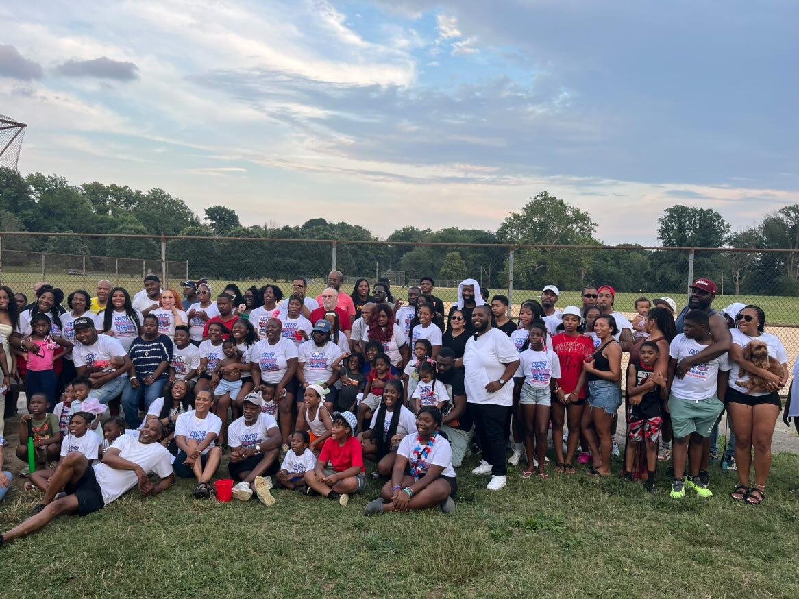 antonmoore1's tweet photo. Yesterday we hosted our "Look Out 4 The Cookout" initiative in which we showed up to cookouts with free Water Ice and we educated voters about the upcoming election and resources
we had a great timr https://t.co/hDPiP8d9nr