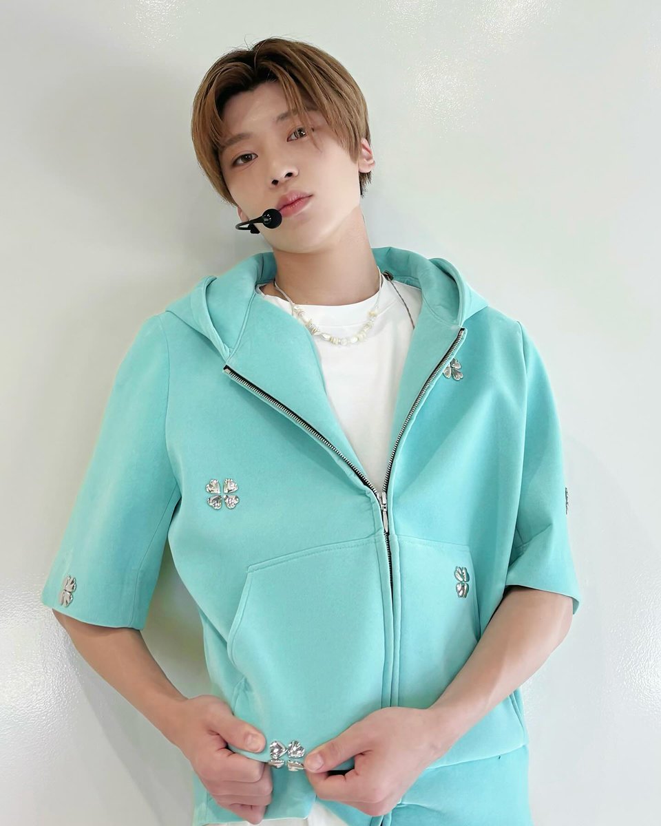 𝒄• ֊ •𝒐𝒏 on X