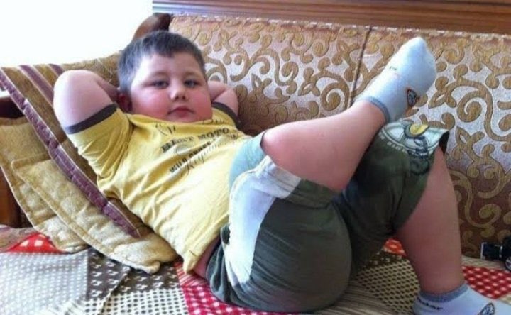 oturamıyorum okul bittiğinden beri oturma yetimi kaybettim,,just yatmak var