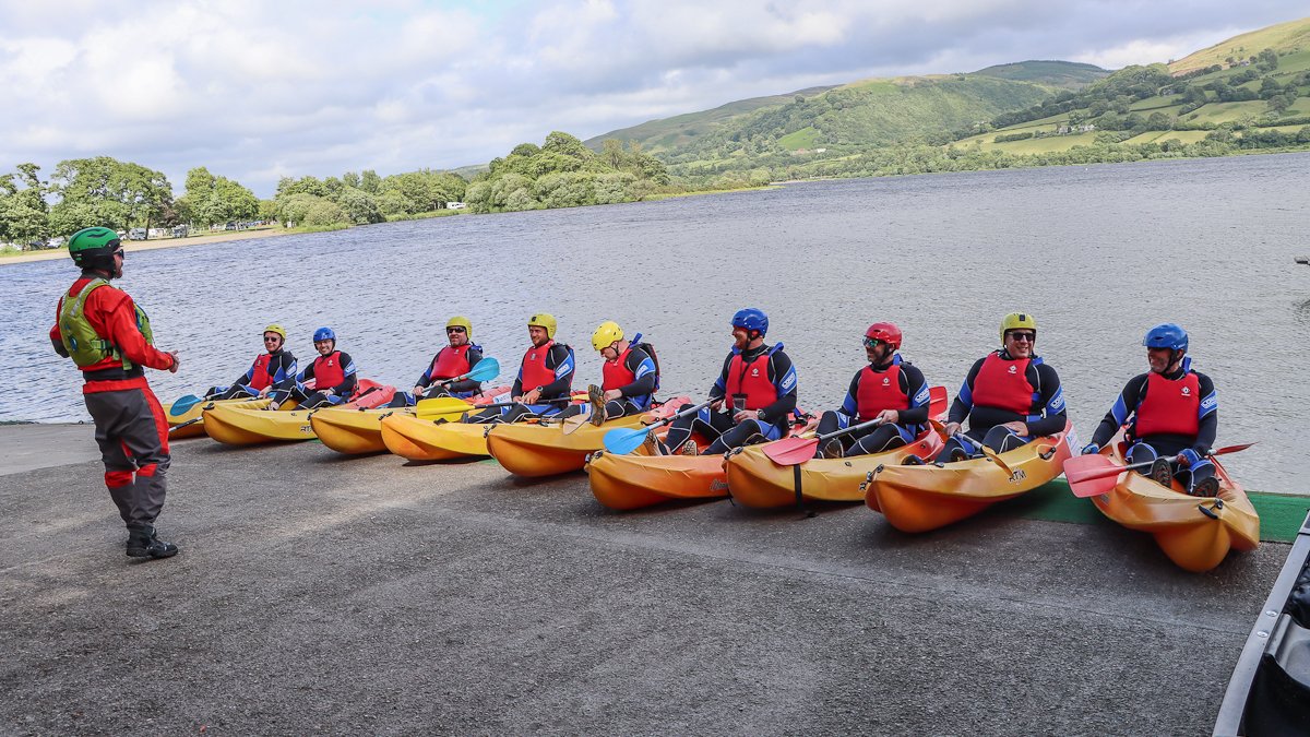 5in55's tweet image. Day 1 Stage 6 of the #bikeboatboot challenge for Tŷ Hafan meant kayaking with Urdd Gobaith the length of Lake Bala. And it was very windy! Thanks to Steve at Cardiff Bay Kayaking we had been well trained and completed the 3.4 miles in 78 mins. Day 1 had finally drawn to a close!