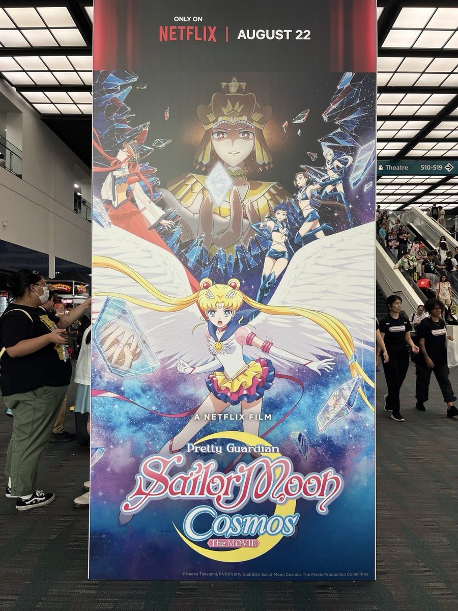 Ochibawolf's tweet photo. Large Sailor Moon Cosmos sign at @AnimeExpo promoting the @netflix release this Aug! https://t.co/hmv3YWiVIC