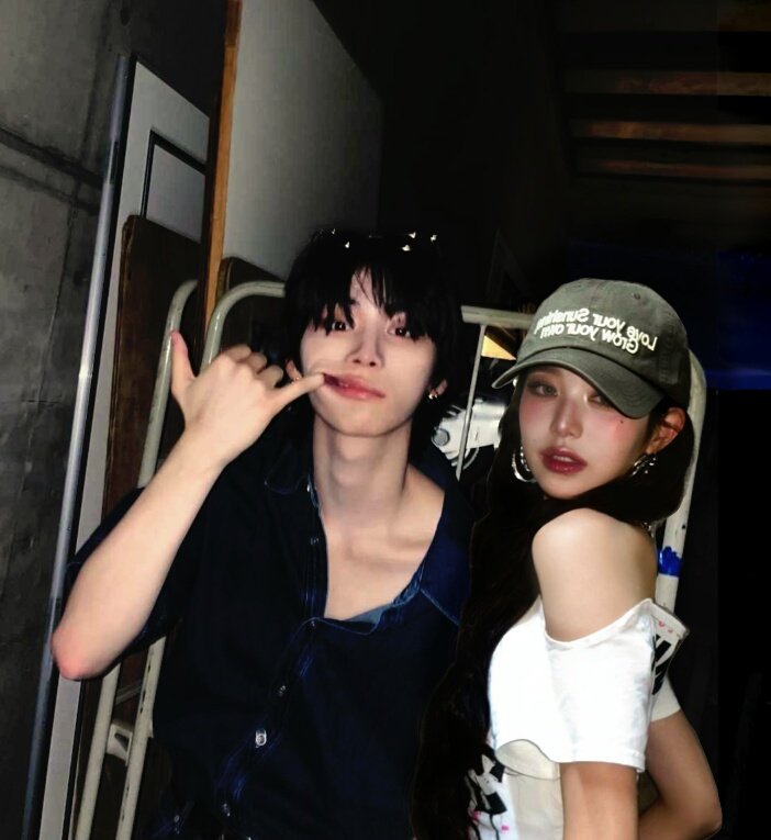 wonyoungisasi's tweet image. #cherriolus they match each other's freak