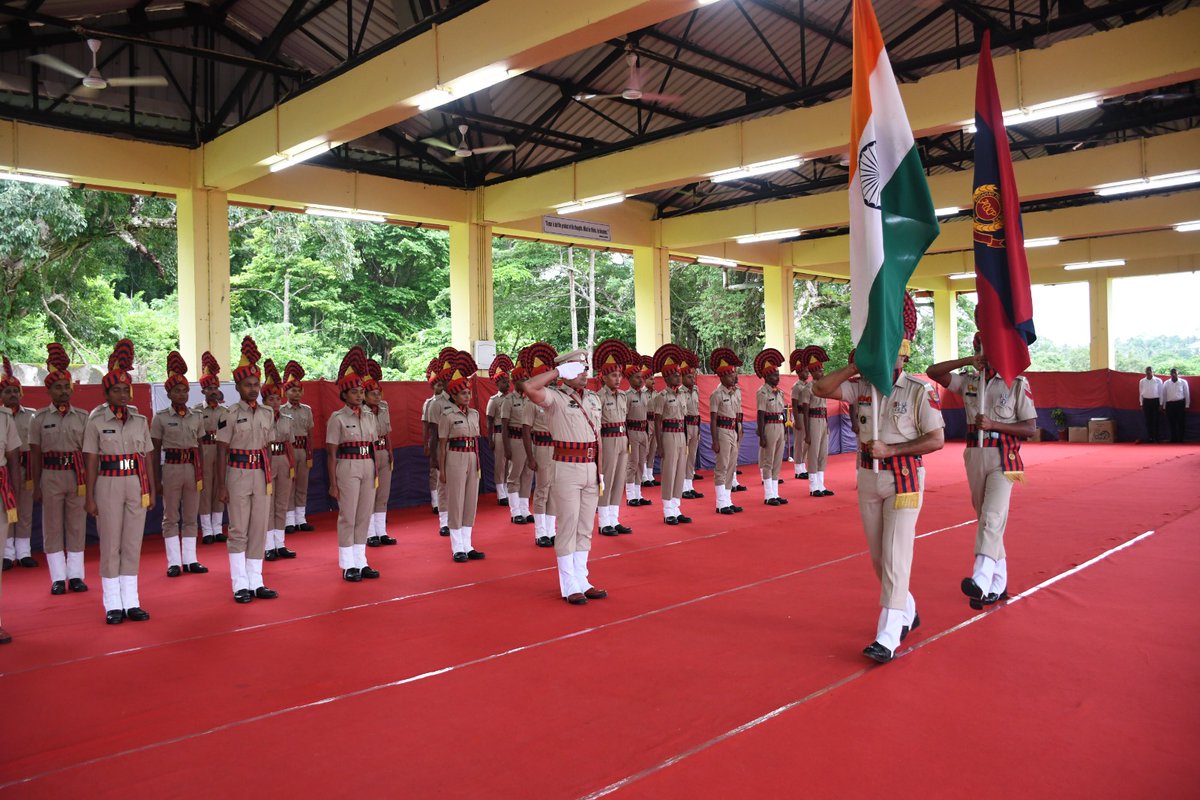 AndamanPolice's tweet photo. Shri. Devesh Chandra Srivastva, IPS, Director General of Police, A & N Islands presided over the Oath Taking Ceremony of Trade Trainees of PMF (12), Band Unit (10), Police Radio (17), Fire & Emergency Services (02) and PMT (13) of Andaman & Nicobar Police held at Police Training School, Prothrapur on 05.07.2024. Smti. Sindhu Pillai. A, IPS, IGP, ANI, Smti. Varsha Sharma, IPS, DIGP (Training) and other Senior Officers of A & N Police and family members of trainees attended the function. 

Chief Guest, Shri. Devesh Chandra Srivastva, IPS, DGP, ANI in his inspiring words, encouraged Trade Trainees to strive for excellence as they embark on their journey to becoming dedicated and sincere police personnel.
 
RPC (B)/1937 Asmitha Tani has been adjudged 1st All Round Best and RPC (B)/1956 P. Kausalya and RPC(D)/2218 Mahavir Singh Rawat have been adjudged 2nd All Round Best jointly and awarded by the Chief Guest Shri. Devesh Chandra Srivastva, IPS, DGP, ANI with Commendation Certificates, Trophy and Cash Reward.
Shri. Manjeet Sheoran, IPS, Principal (PTS) administered Oath to the Trainees in the presence of Chief Guest Shri. Devesh Chandra Srivastva, IPS, Director General of Police, Andaman & Nicobar Islands and other dignitaries. 

श्री देवेन्द्र चन्द्र श्रीवास्तव, भा. पु. से., पुलिस महानिदेशक, अंडमान और निकोबार द्वीप समूह ने 05.07.2024 को पुलिस प्रशिक्षण विद्यालय, प्रोथरपुर में अंडमान और निकोबार पुलिस के व्यापार प्रशिक्षुओं (PMF 12), बैंड यूनिट (10), पुलिस रेडियो (17), अग्निशमन एवं आपातकालीन सेवाएं (02) और 
PMT (13) की शपथ ग्रहण समारोह की अध्यक्षता की। इस समारोह में श्रीमती सिंधु पिल्लई, ए. भा. पु. से, पुलिस महानिरीक्षक,  श्रीमती वर्षा शर्मा, भा. पु. से., पुलिस उप महानिरीक्षक (प्रशिक्षण) और अन्य वरिष्ठ अधिकारी और प्रशिक्षुओं के परिवार के सदस्य भी उपस्थित थे।
मुख्य अतिथि श्री देवेन्द्र चन्द्र श्रीवास्तव, भा. पु. से., पुलिस महानिदेशक, अंडमान और निकोबार द्वीप समूह ने अपने प्रेरणादायक शब्दों में व्यापार प्रशिक्षुओं को उत्कृष्टता के लिए प्रयास करने के लिए प्रेरित किया क्योंकि वे समर्पित और ईमानदार पुलिस कर्मियों बनने की अपनी यात���रा पर आगे बढ़ रहे हैं। 

आरपीसी (बी)/1937 अस्मिता तानी को प्रथम सर्वश्रेष्ठ और आरपीसी (बी)/1956 पी. कौसल्या और आरपीसी (डी)/2218 महावीर सिंह रावत को संयुक्त रूप से द्वीत्य सर्वश्रेष्ठ घोषित किया गया और मुख्य अतिथि श्री देवेन्द्र चन्द्र श्रीवास्तव, भा. पु. से, पुलिस महानिदेशक, अंडमान और निकोबार द्वीप समूह द्वारा प्रशस्ति पत्र, ट्रॉफी और नकद पुरस्कार प्रदान किया गया। 

श्री मंजीत शेओरान, भा. पु. से, प्रधाना���ार्य (पीटीएस) ने मुख्य अतिथि श्री देवेन्द्र चन्द्र श्रीवास्तव, भा. पु. से, पुलिस महानिदेशक, अंडमान और निकोबार द्वीप समूह और अन्य गणमान्य व्यक्तियों की उपस्थिति में प्रशिक्षुओं को शपथ दिलाई।