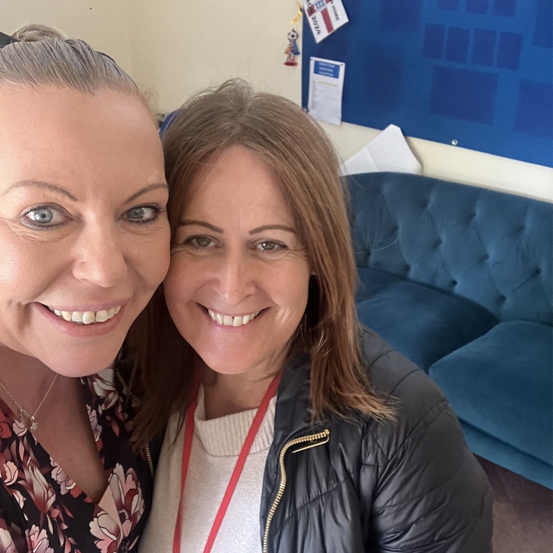 DSGconnected's tweet photo. #ItsBiggerThanThis ✨

Laura delivered her food bank donation to a homeless shelter.

"We are so grateful for the DSG Connected donations and look forward to seeing Laura each month, your donations help and reach so many people - thank you" https://t.co/N17X3pB5gP