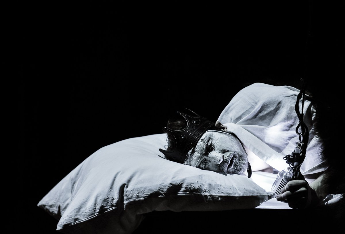 iksv_istanbul's tweet photo. Bu sonbahar, 28. İstanbul Tiyatro Festivali’nde yeniden sıradışı keşiflerin izini sürmek için sabırsızlanıyoruz. 🎭

Festival programından açıklanan ilk sürprizler, çağdaş tiyatronun dehalarından Thomas Ostermeier’in yönettiği, Schaubühne Berlin yapımı ‘III. Richard’ ve Japon butoh dansının büyük ustası Ushio Amagatsu imzalı ‘Utsushi’. 🎉

📌Küratörlüğünü Mehmet Birkiye’nin üstlendiği 28. İstanbul Tiyatro Festivali programının tamamı eylül ayında duyurulacak.

III. Richard
18-19 Kasım, Zorlu PSM Turkcell Sahnesi
🎟️: https://t.co/iCIAZerXUt

Utsushi 
24-25 Ekim, Zorlu PSM Turkcell Sahnesi
🎟️: https://t.co/6nETdLrKA4

#istanbultiyatrofestivali @aygazas #entekelektrik @opettr @tupras @schaubuehne @zorlupsm #sankaijuku #enerjimiztiyatroya