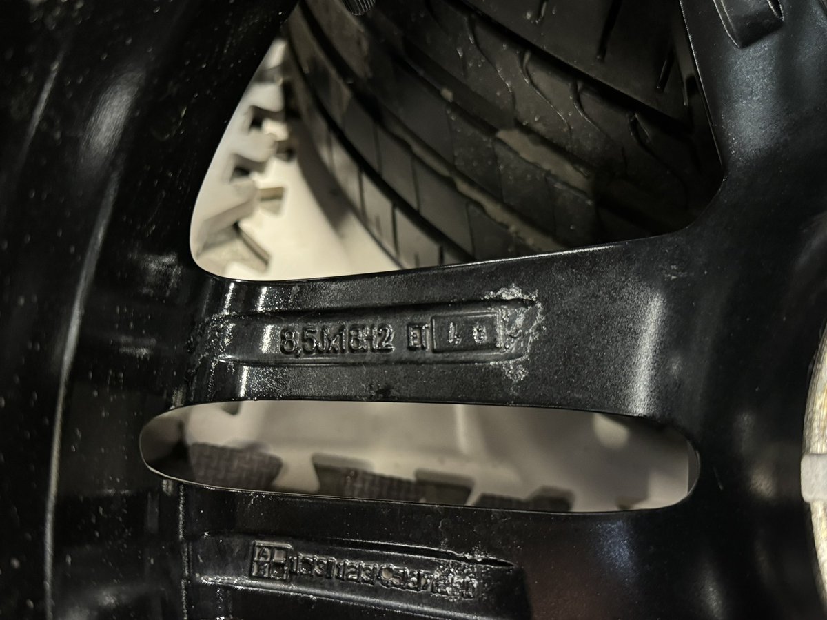S14_RPS13's tweet photo. 売りまーす
ATS モデ5みたいなやつ
5穴PCD112
8.5J+48
235/40R18(23年製22週目)8部山ぐらい
4万送料別 https://t.co/a6TjDafsRO