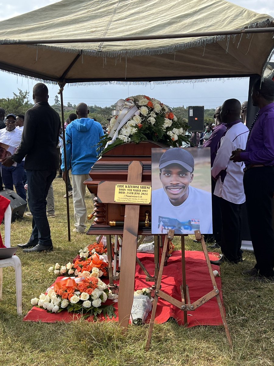 daisy_zil's tweet photo. Rest in peace Eric Shieni you are my hero 
#justiceforshieni https://t.co/CZ1DuBlJWo