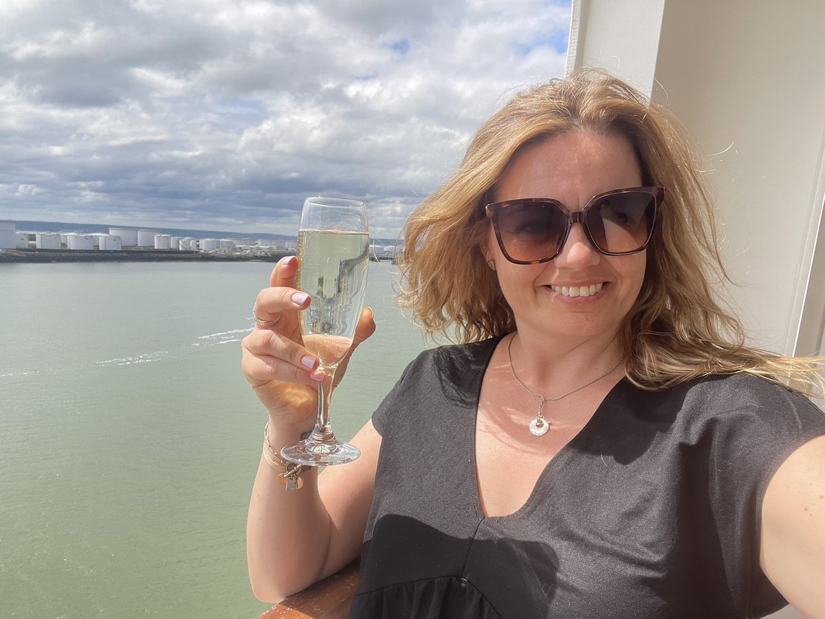 Angry_Sian's tweet photo. It’s Friday afternoon. I’m on a cruise ship in France. I’m drinking Champaign and the Tories have gone. Happy new life everyone!!! 🥂🎉 https://t.co/jh2LJJVDb0