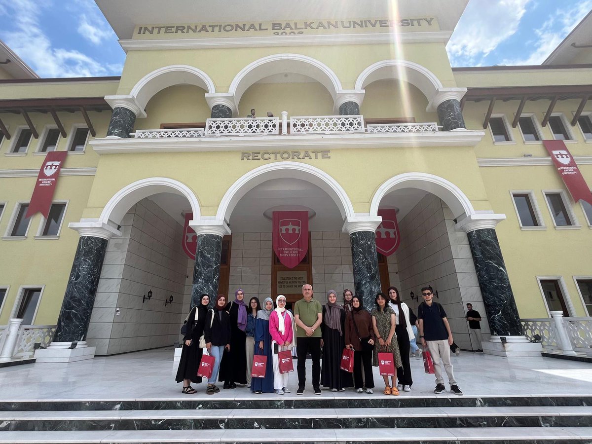 Yaz Dil  Kursu kapsamında Makedonya'da bulunan öğrencilerimiz; her gün  sabahtan  5 saat İngilizce eğitiminin ardından  öğleden sonra da Balkan şehirlerini geziyor. Bugün öğrencilerimiz  Balkan Üniversitesini ziyaret etti.
<a href="/tcmeb/">Millî Eğitim Bakanlığı</a> 
<a href="/istanbulilmem/">İstanbul İl Millî Eğitim Müdürlüğü</a> 
<a href="/Sariyer_MEM/">Sarıyer İlçe Millî Eğitim Müdürlüğü</a> 
<a href="/Sihadsariyer/">SİHAD SARIYER İMAM HATİPLİLER DERNEĞİ</a>