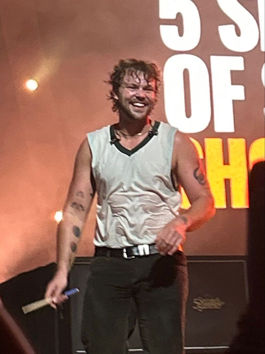low qual ashton 🤍 tweet media