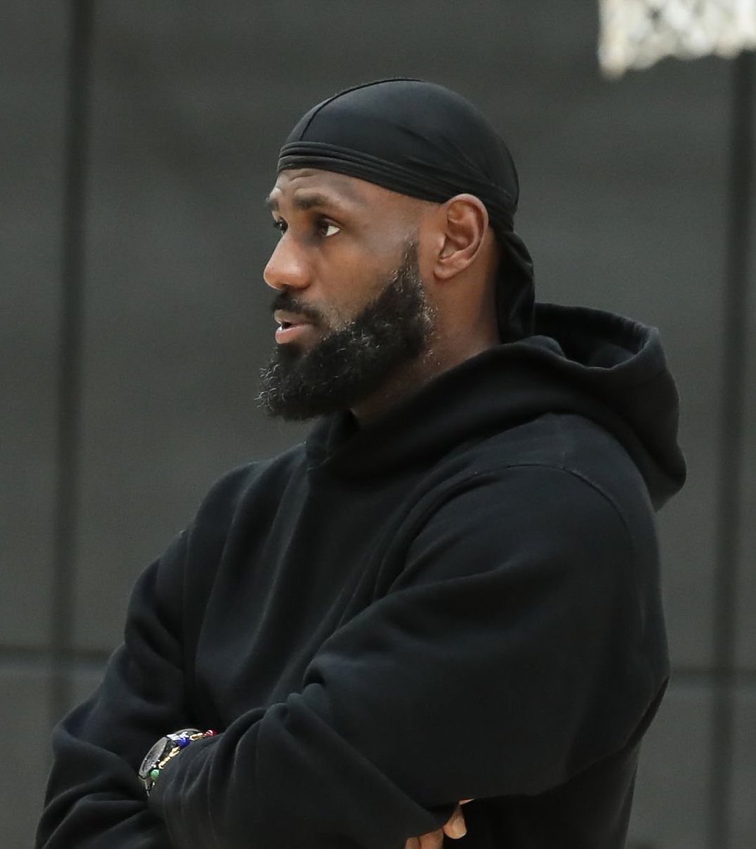 TheDunkCentral's tweet photo. Team USA is unlikely to bring LeBron James off the bench during the Olympics, per @joevardon 

James is expected to start, play point forward, and have Steph Curry play off the ball.

“James coming off the bench, probably won’t happen. I spoke with two USA Basketball sources and both cast serious doubt on the idea…James, the sources said, will likely play point forward for the Americans as a starter, moving Curry off the ball.”

(Via https://t.co/wOGN1UCJDi)