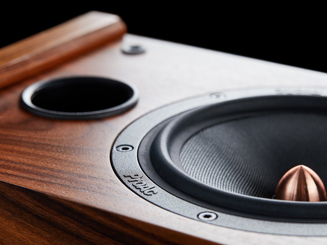 #fridayfeature
Proven cabinet construction techniques &amp; materials, a copper phase plug &amp; front facing reflex port, gives the response D2 a pure &amp; potent bass for its dimensions.

#weekendvibes #woodencabinet #ukmanufacturing #speakers #hifi #proacspeakers #perfectlynatural