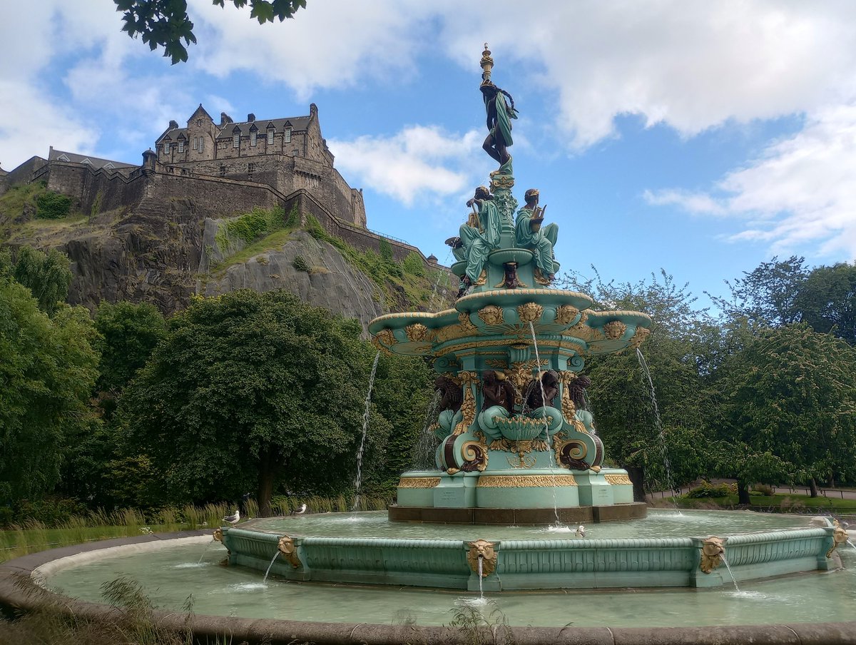 Just back from a great week at #ESB2024 in Edinburgh. Engaging research, great company, beautiful setting, what else could we ask for?! Well done to my team and the rest of the UCD gang who did us proud <a href="/ESBiomech/">European Society of Biomechanics</a> <a href="/ESB_Congress/">ESBiomech_Congress</a> <a href="/UCD_Mech_Eng/">UCD School of Mechanical and Materials Engineering</a> <a href="/UCDBiomedEng/">UCD Biomedical Eng</a>