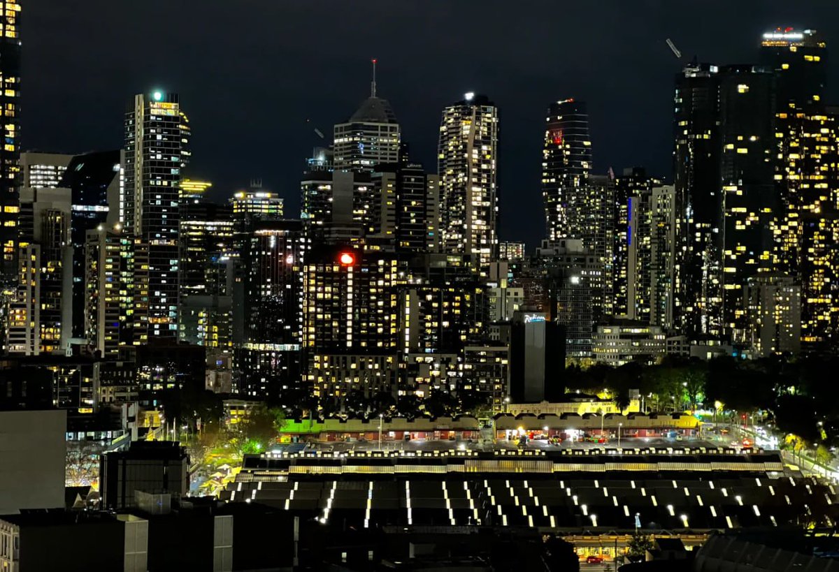 disialdebate's tweet photo. メルボルンの夜景は迫力満点🌉 https://t.co/BirHEpTOih