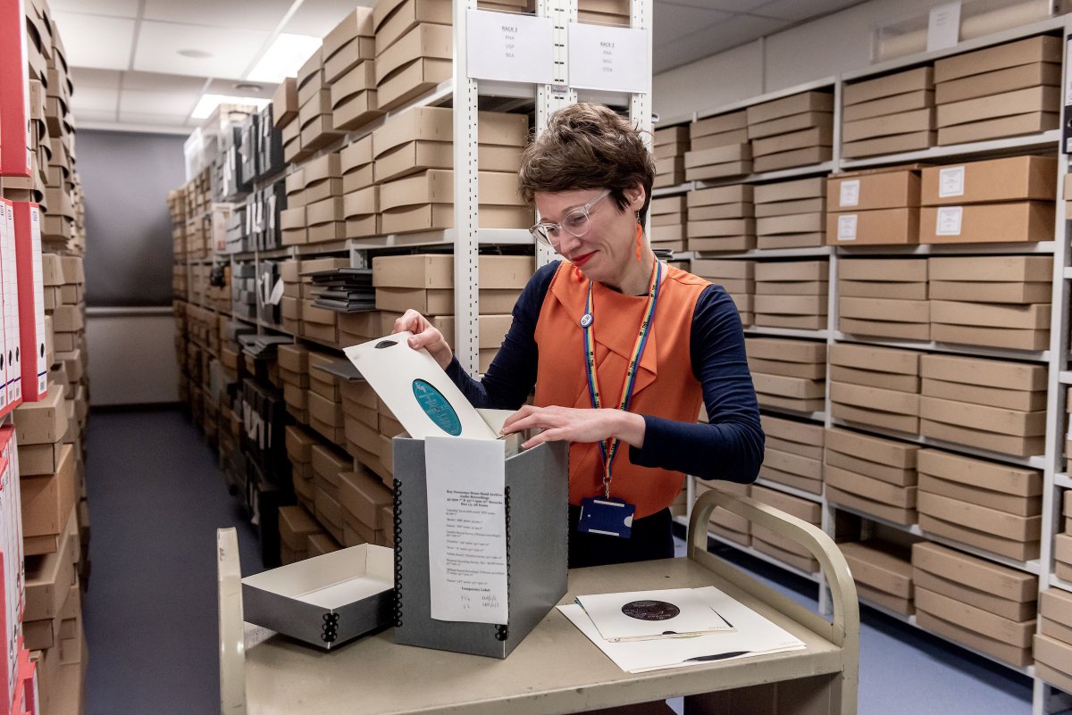 UKNatArcSector's tweet photo. We’ve got BIG news! 

Join us online for an exciting announcement about the Archives Revealed funding programme from 4.15pm to 4.45pm on Wednesday 10 July.
 
Book your place here: https://t.co/oMwztW4XhT https://t.co/82maGOBWUz