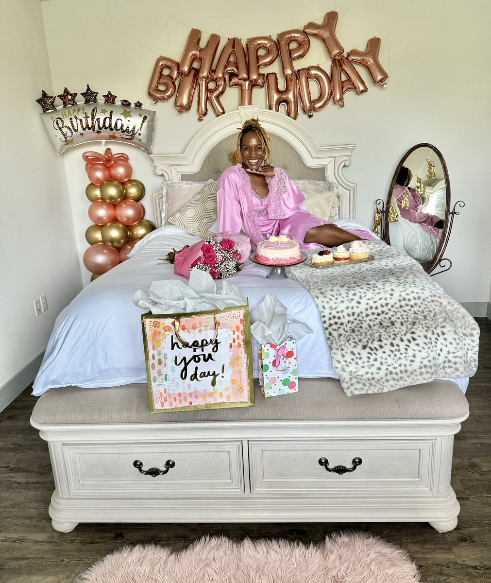 Grateful for another year 💕🧁🎉