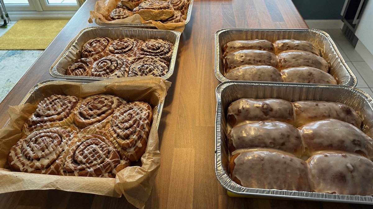 Our gifted home-baker, Andrew Steele, wowed the Tamworth branch with scrumptious cakes this week as part of the charity 'SHINE Games'. As a cancer survivor, Andrew's an amazing advocate for Cancer Research UK - one of our 3 nominated charities. #SHINE
givewheel.com/fundraising/34…