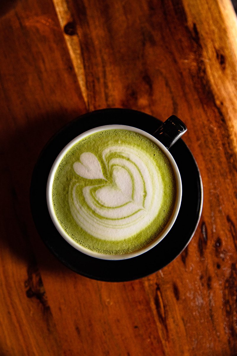 Matcha mood: on point 💚
Visítanos 8am-4pm. ✨