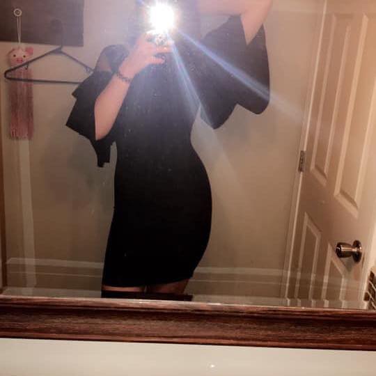 GirlieTree's tweet photo. Don't you just wanna give all your money? #PAYPIG #paypig #findom #payme #paypigwanted #lookingforsub #paysub #goodsub #cashappme #paypalme https://t.co/3DtOdLDMeN