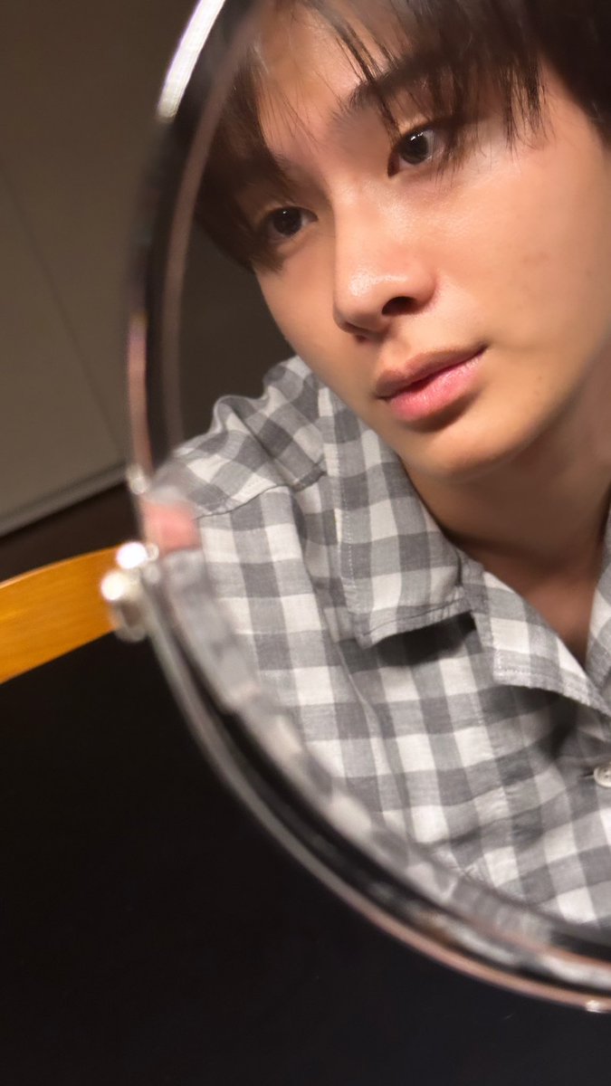 thaichayanon's tweet photo. Goodnight mommy. #THAIchayanon https://t.co/UD3HCzfdbA
