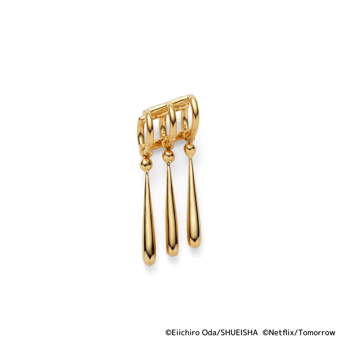 In this POP UP, new T-shirts will be available in advance, and popular items including "ZORO REAL EAR CUFF", which is a reproduction of the 3-strand earrings worn by Roronoa Zoro in the movie, will be available for purchase at the store.