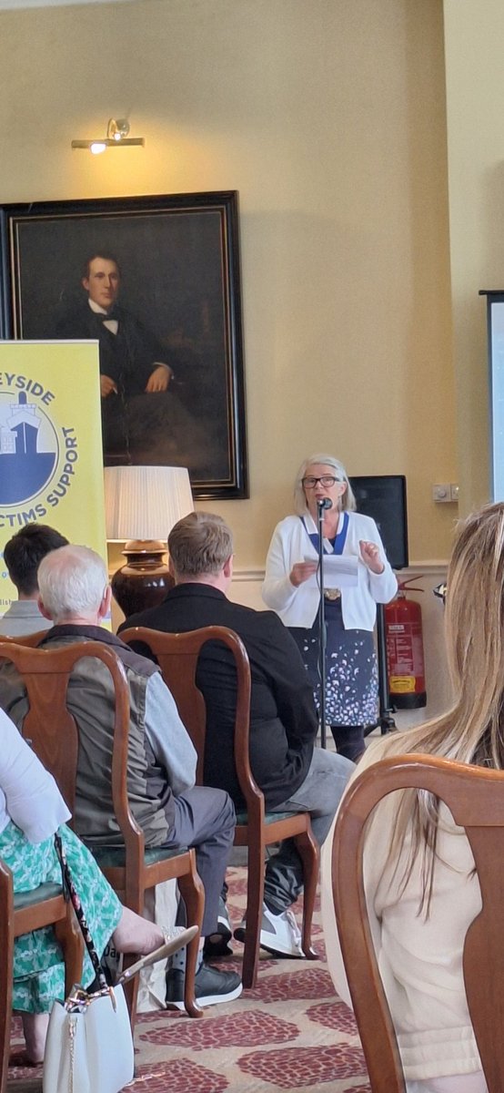 Louise Larkin tweet media