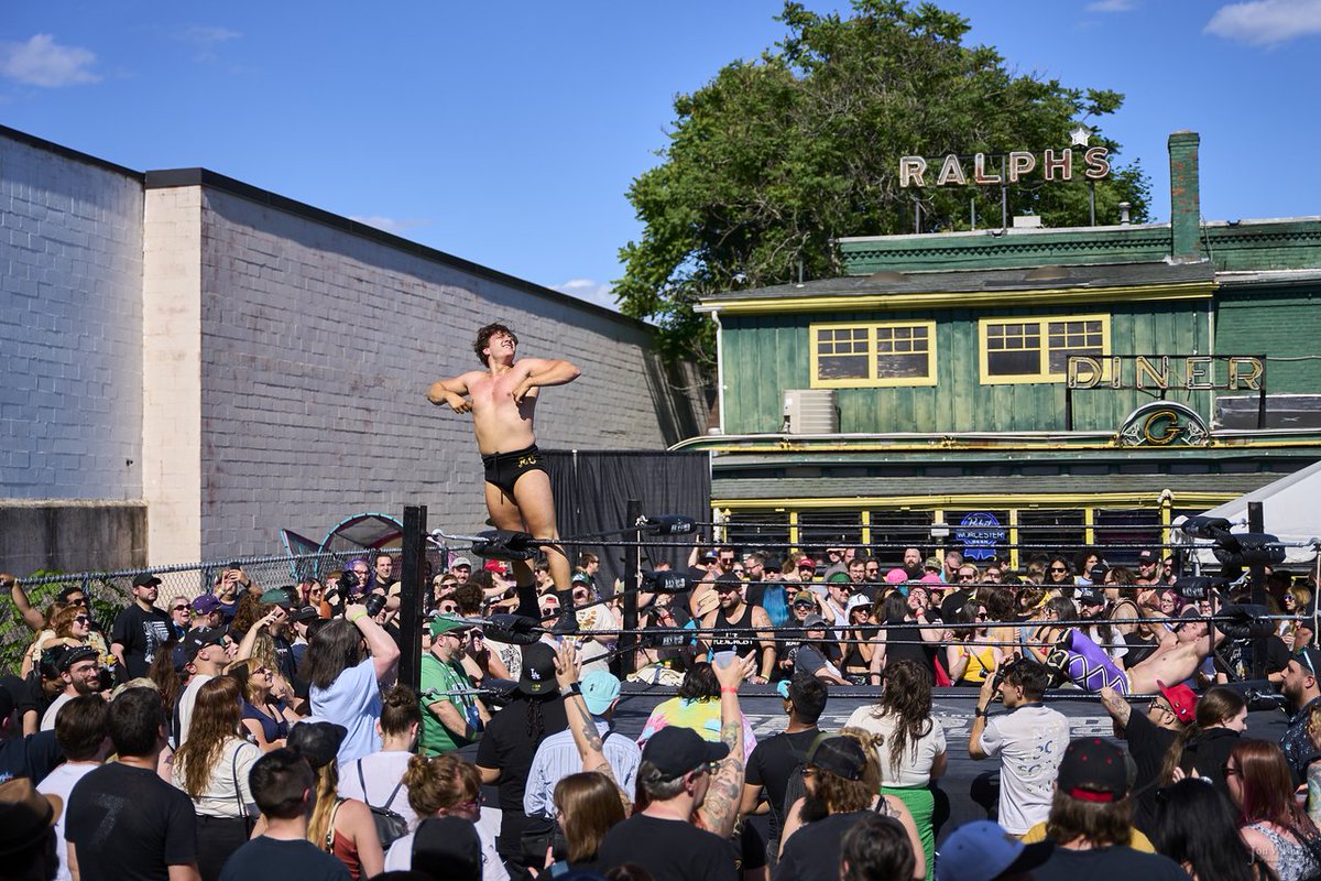 Beyond Wrestling tweet media