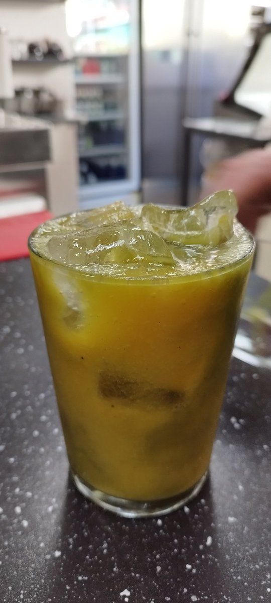 rauschcafe's tweet photo. maracuyá y matcha... refrescante.. saludable 😋 https://t.co/GWCTs4ydqP