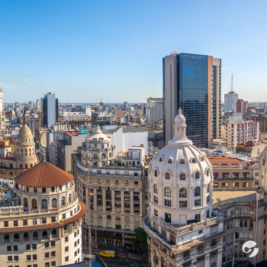 clarincom's tweet photo. 🇦🇷 Buenos Aires en el podio de destinos favoritos de Latinoamérica para visitar en 2024. https://t.co/LH9Vaqf63k https://t.co/pX0BtIyjZN
