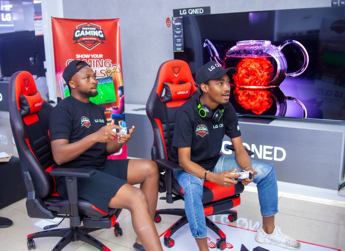 We go again tomorrow!!!

Week 2 of the Preliminaries in the LG OLED INSTORE GAMING CHALLENGE resumes across the 3 centres.

Allen is fully booked, few slots still available in Omole and Lekki.

SCAN BARCODE or CLICK: lg.com/africa/oled-ga… to REGISTER.

#LGOLEDGamingChallenge